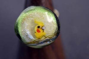 ガラス工芸家の創作した一点物のガラスの指輪。インコ　ｙ1991-452 ガラスリング、ハンドメイド