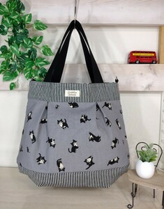 ★ハンドメイド★トートバッグ　ねことヒッコリーストライプのふっくらトート　猫　　グレー　あしあと　2ウェイ