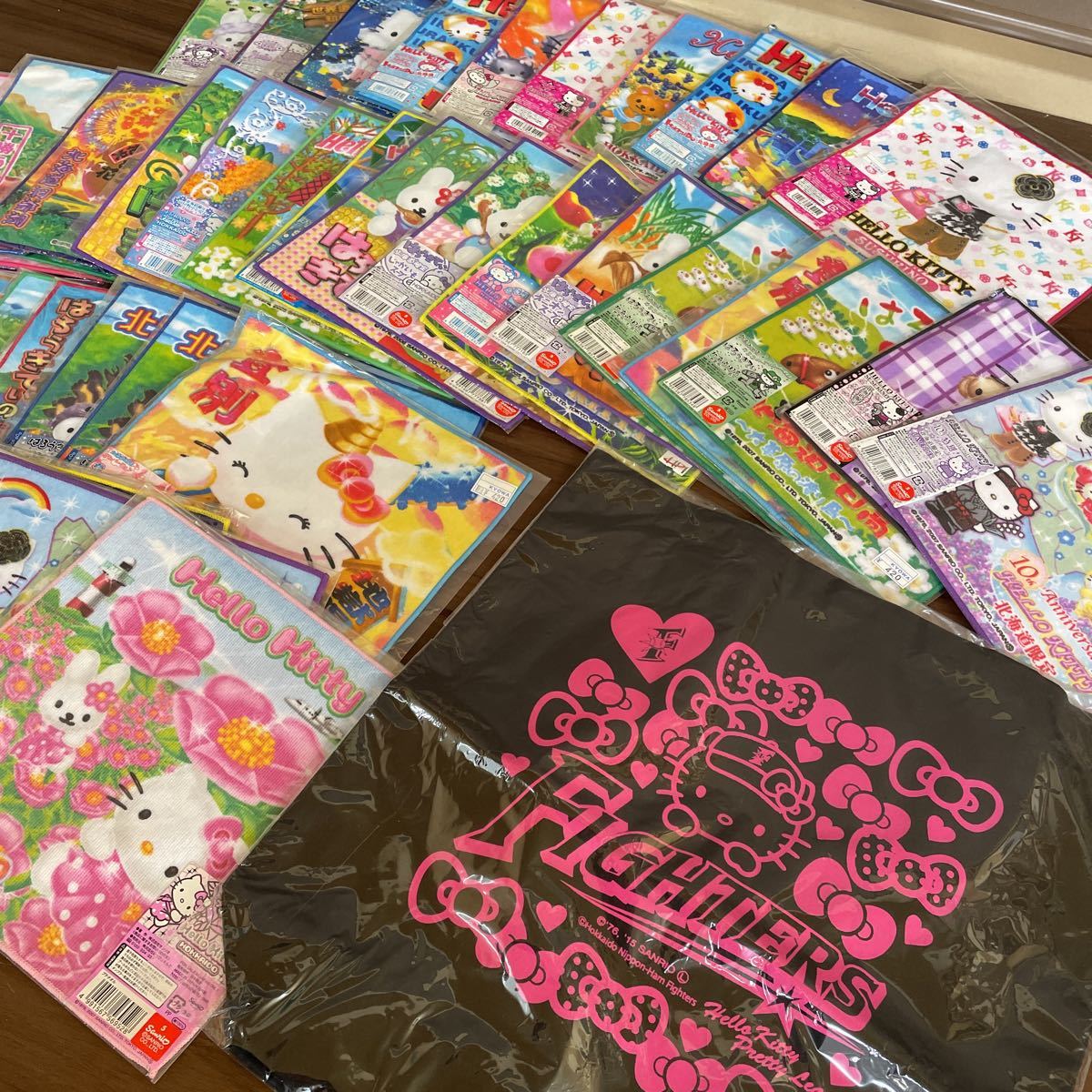 ヤフオク! -「ご当地キティ タオル」(ハローキティ) (は行)の落札相場