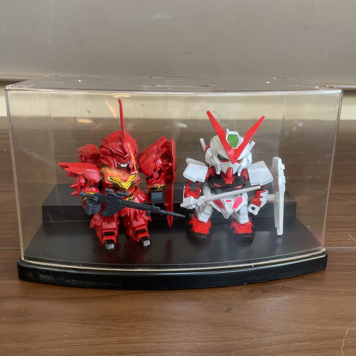 [Completed product] Gundam pre-painted Gunpla with plastic case, set of 2, Mobile Suit Gundam plastic model, character, Gundam, Finished Product