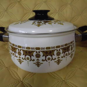 ●即決!送料無料●直径約20㎝●ホーロー両手鍋●昭和レトロ●モダン●琺瑯●北欧風?花柄/ビンテージ/茶色系色落ち着きのある渋いデザイン