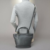 未使用に近い COACH コーチ ハンドバッグ 2WAY ショルダバッグ 本革 レザー ブラック 9031 ヴィンテージ 希少 斜め掛け 鞄 ※k.c/k.e_画像6