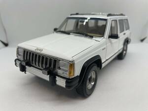 Jeep 1/18 ジープ チェロキー Jeep Cherokee J07-2-020