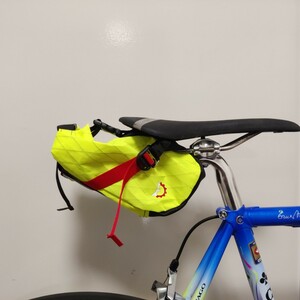Revelate Designs Shrew bike parking bicycle saddle-bag 