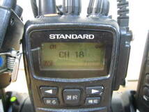 STANDARD スタンダード デジタル簡易無線機 VXD450U トランシーバー 5台まとめ 連結充電器 タイピン型マイク・イヤホン付き No.1_画像2