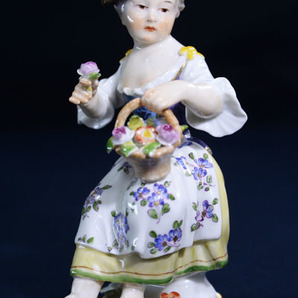 FH3421 コレクター放出品 アンティーク 美品 オールド マイセン Meissen フィギュリン 人形 女性 花 籠の画像1