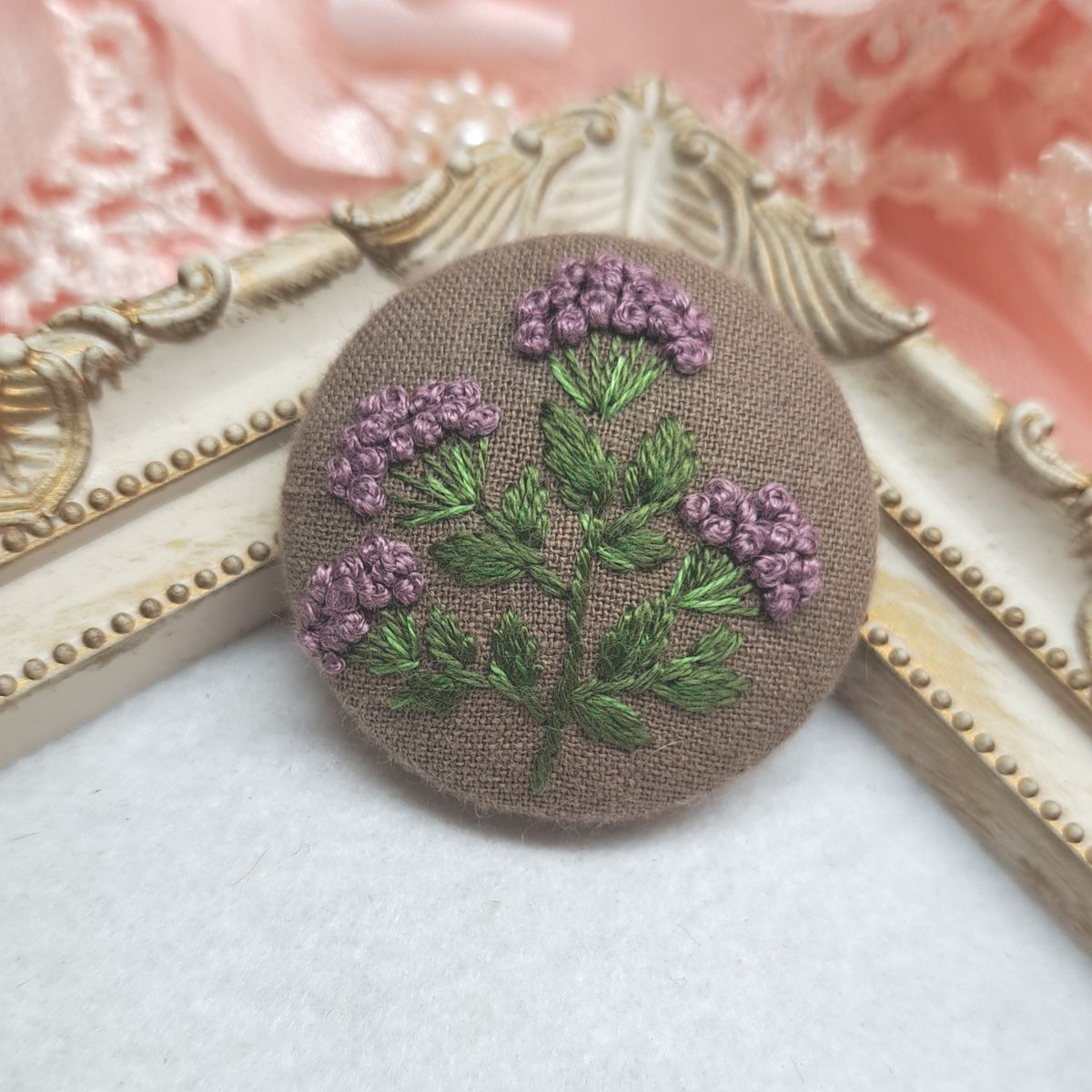 ハンドメイド オバケ 妖怪 刺繍 くるみボタン ブローチ-