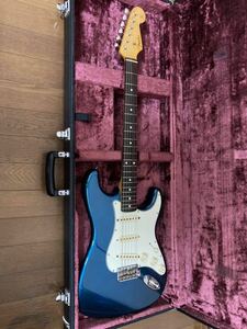 Fender Japan CUSTOM MADE Fender Stratocaster .N серийный ..... производства 