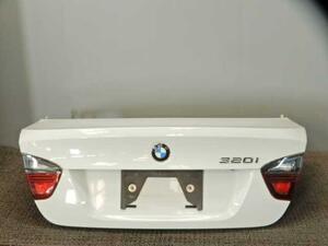 5080　ＢＭＷ 320i　E90　VA20　トランクパネル (A3-1)