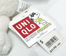 希少 新品タグ付き UNIQLO KAWS × PEANUTS スヌーピー ぬいぐるみ ホワイト S ユニクロ カウズ ピーナッツ_画像7