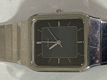 SEIKO 腕時計　角型黒系文字盤　３針　メタルベルト　中古稼働_画像3