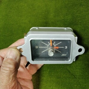 フェアレディSR311の後期型の時計、不作動です、年式相応の痛みはあります