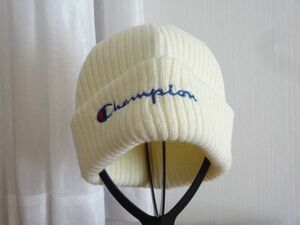 〓 Champion 〓チャンピオン　編み込みニット帽　男女兼用　ホワイト　ニット帽　サイズ５７cm〜５９cm　キャップ　帽子