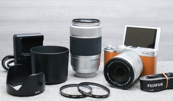 美品 Fujifilm フジフィルム X-A2 シルバー ミラーレスデジタルカメラ