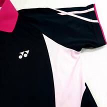 s2美品★送料込★YONEX ヨネックス★吸汗速乾ドライ生地 ストレッチ 半袖Tシャツ★レディースL ブラックピンク スポーツ ジム テニス 卓球_画像3