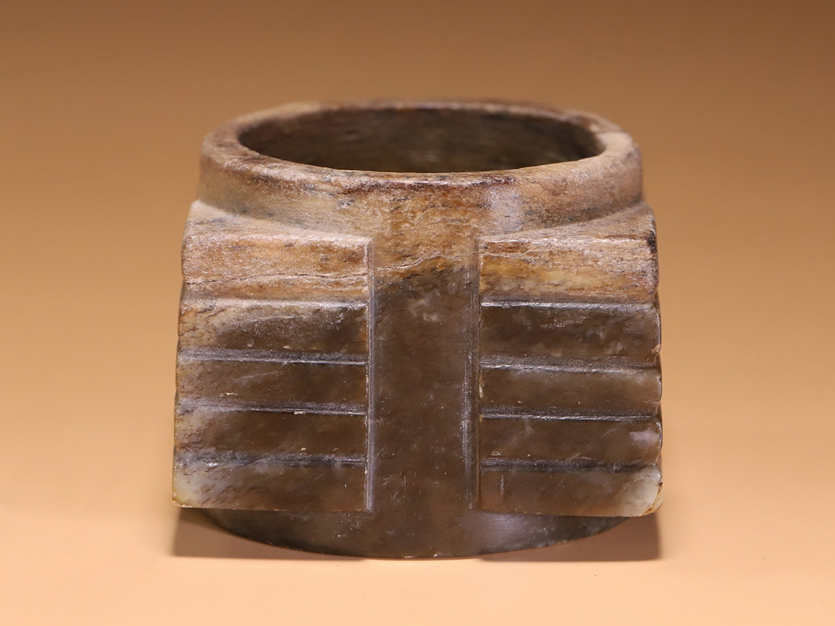 瓏】和田玉 高古玉彫 玉琮 齊家文化 時代物 極細工 手彫り 置物擺件