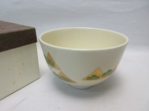 I10019 【 ほぼ未使用 茶道具 金彩色絵 茶碗 陶印 作者不明 紙箱 】 検) 作家物 煎茶道具 茶事 茶会 茶器 茶具 お点前 来客 お稽古 ⅰ