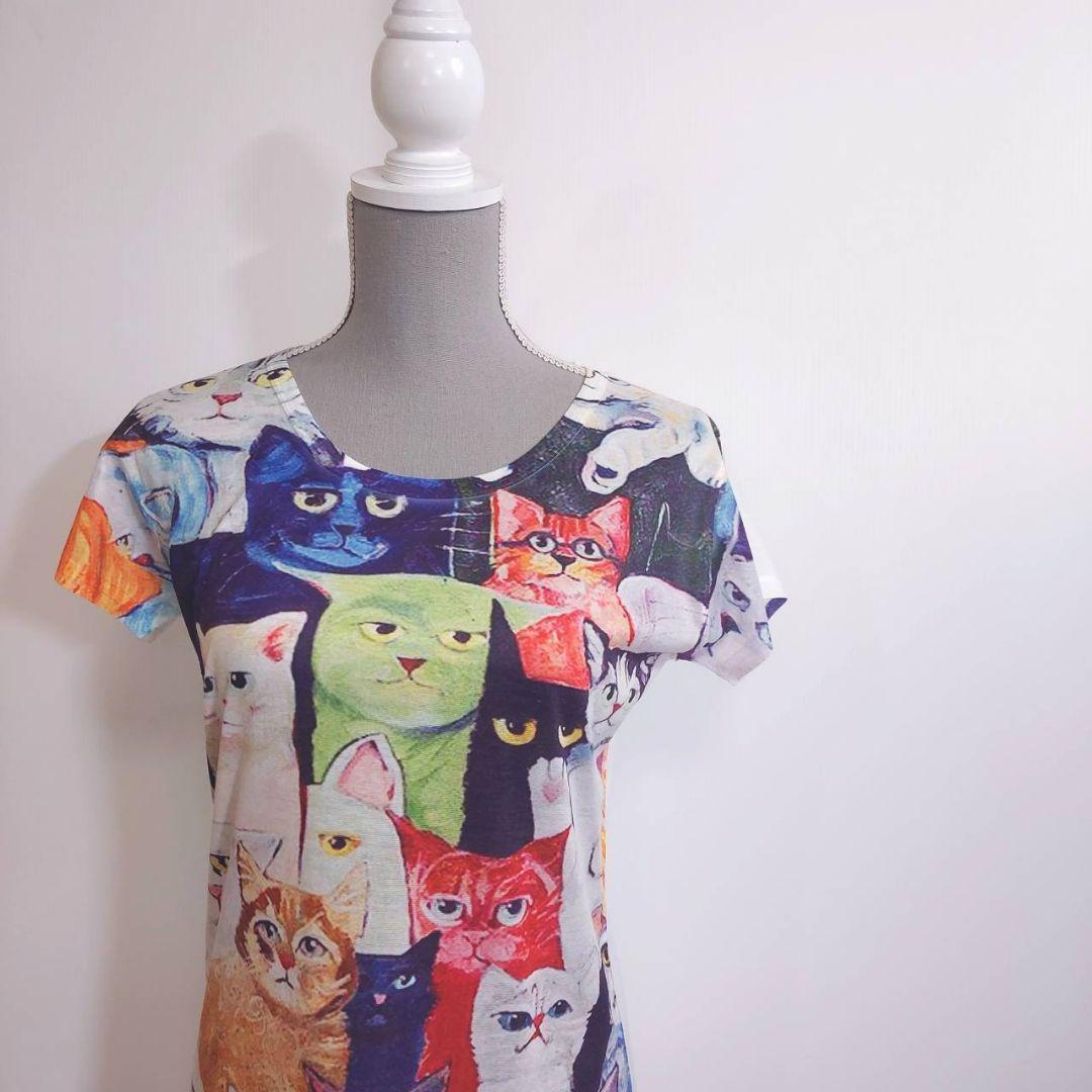 T-shirt full of cats, multi-colored painting illustration, animal art, flashy, equivalent to SM size 66184, S size, round neck, An illustration, character