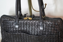 ボッテガヴェネタ BOTTEGA VENETA ハンドバッグ ショルダー付き イントレ レザー バッグ 黒 ビジネス_画像2