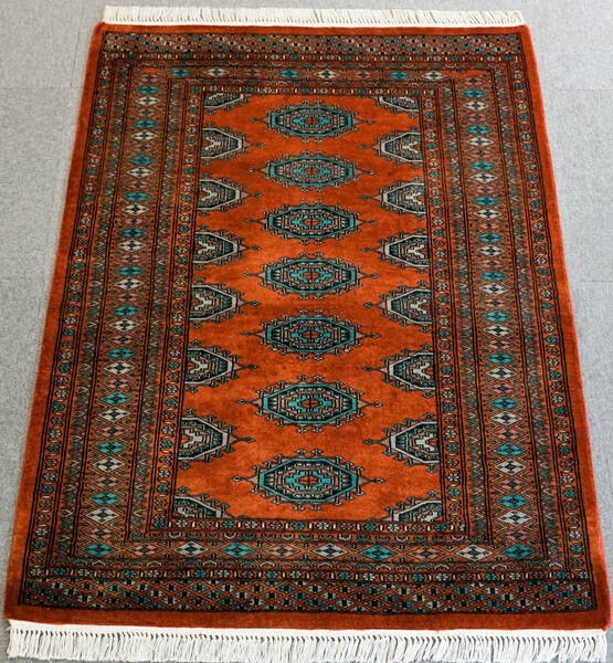 パキスタン手織り絨毯　 ウール 　size:140×95cm ペルシャ絨毯