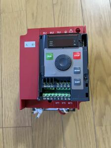 Toshiba インバーター　Transistor Inverter VFNC3-2022P 2.2kw-3.9kVA-3HP