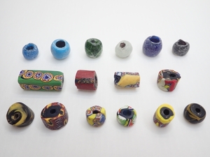 C485　ガラスビーズ　16個セット　モザイク ヴェネチアン 単色 ガラス ヴィンテージ 各種色々 Vintage glass beads