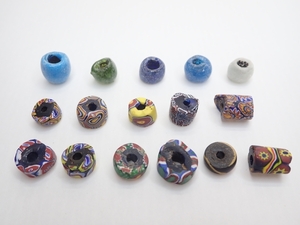 C486　ガラスビーズ　16個セット　モザイク ヴェネチアン 単色 ガラス ヴィンテージ 各種色々 Vintage glass beads