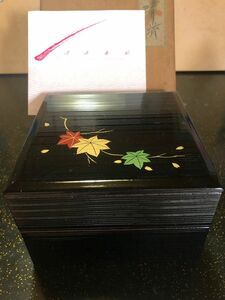 美鶴　重箱 (二段重 )木製 mon 箱入り 金蒔絵 