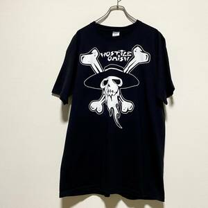 アメリカ古着　Hostile Omish 半袖　Ｔシャツ　バンＴ　バンド　スカル　XLサイズ　ブラック　クルーネック　【Q31】