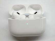 113Y340J◆【ジャンク】Apple AirPods Pro 第2世代 A2931 アップル エアポッズプロ ワイヤレスイヤホン ※右側反応しない_画像1