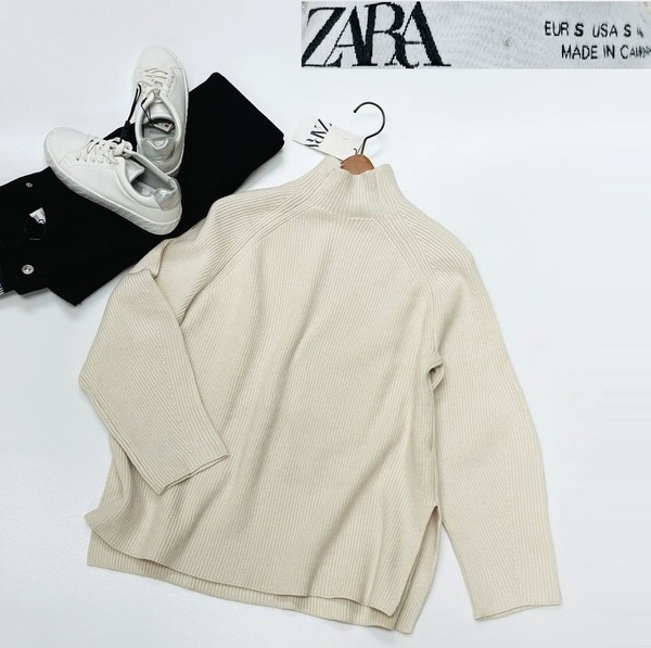 /S/ ZARA ホワイト 長袖ハイネックセーター レディース タグ カジュアル トップス フェミニン 大人可愛い スリット デイリー ザラ