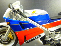 ☆希少出品　1/24 ホンダ 　RC30　 VFR750R　HONDA　RC 30　 VFR 　750R トリコロールカラー 1987　_画像6