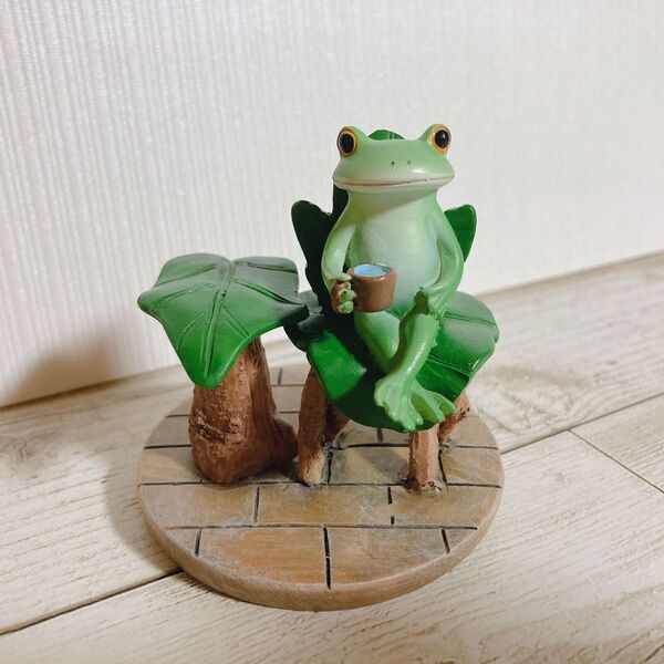 コポー カエル 葉っぱカフェでひと息
