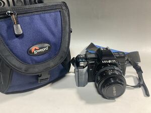 【2A25】ミノルタMINOLTA 7000α アルファ　カメラ　レンズ　35-70mm 1:4 22 49mm AF 鞄付ケース付き