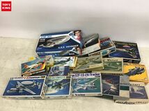 1円〜 同梱不可 ジャンク 1/72等 グラマンE-2Cホークアイ、スタートレック U.S.S.VOYAGER 他_画像1