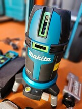 マキタ(makita)　レーザー墨出し器　SK506GDN　充電器　バッテリー2個セット_画像5