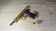 精巧1/3スケール ミニチュアモデルガン　コルトM1911　ウッドハンドルモデル　ゴールド　モデルガンキーホルダー　_画像6