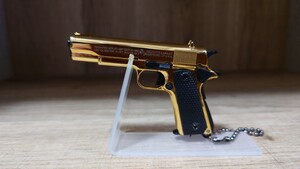 精巧1/3スケール ミニチュアモデルガン　コルトM1911　ゴールド　 モデルガンキーホルダー　　トイガン　モデルガン