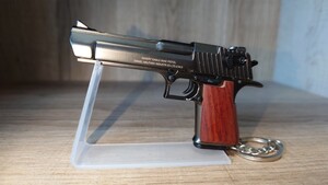 ..1/3 шкала миниатюра модель оружия десерт Eagle дерево рукоятка gun цвет игрушечное оружие милитари 