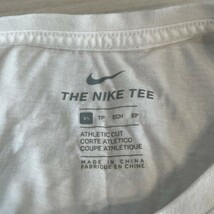 THE NIKE TEE ナイキ 　前面ロゴプリントTシャツ メンズ　半袖シャツ　xs 半袖Tシャツ ロゴTシャツ_画像5