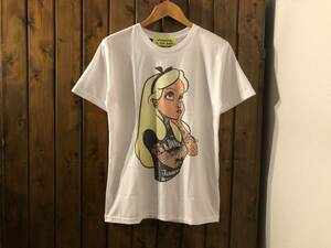 新品★ふしぎの国のアリス　タトゥー　パロディ　プリントTシャツ★ミュージカル/ファンタジー/コメディ/アニメーション映画