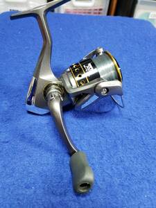 オクマ　OKUMA リール SAFINA 3000　　スピニングリール　使用感の浅い美品　回転もスムーズ　おすすめの一品です　早い者勝ち