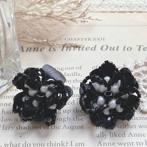 イヤリング ビーズ ブラック 黒 フラワー レザー パール アンティーク☆Vintage jewelry accessories A0647