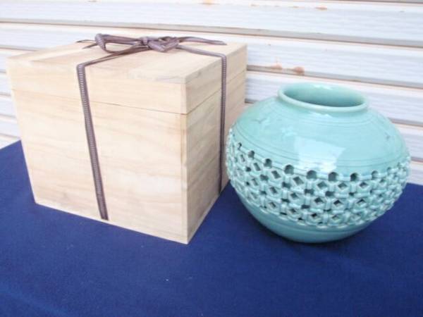 青磁 海泉の値段と価格推移は?|2件の売買データから青磁 海泉の価値