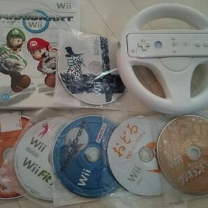 任天堂Wii ソフトマリオカートスマブラハンドル付き リモコン 9点セット