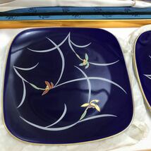 【未使用保管品】香蘭社 蘭の香 スクエア デザート皿 5枚セット 銘々皿 小皿 瑠璃 蘭 角皿_画像4