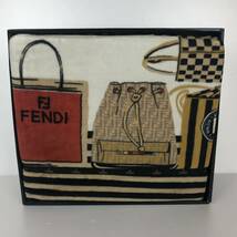 激レア【送料無料】新品未使用/正規品/FENDI/フェンディ/毛布/服飾品柄/ズッカ柄/バッグ柄/ロゴ/寝具(0208y）_画像1