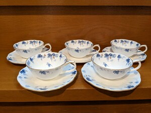 ニッコー　ティーカップとソーサの５客セット　「テーブルとお料理のためのおしゃれファインボーンチャイナ」フレバーティ碗皿