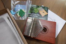 新品同様　カリンバ Kalimba W-17T 木製 楽器 ハンドオルゴール 民族楽器 _画像3