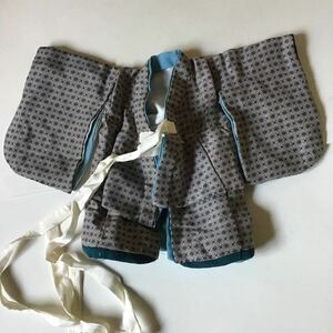 人形用 着物 縮緬 男の子 ドール 古裂 古布 衣装 人形師 刺繍 長襦袢 古縮緬 アンティーク 市松人形 日本人形 送料一律370円 幾何学模様